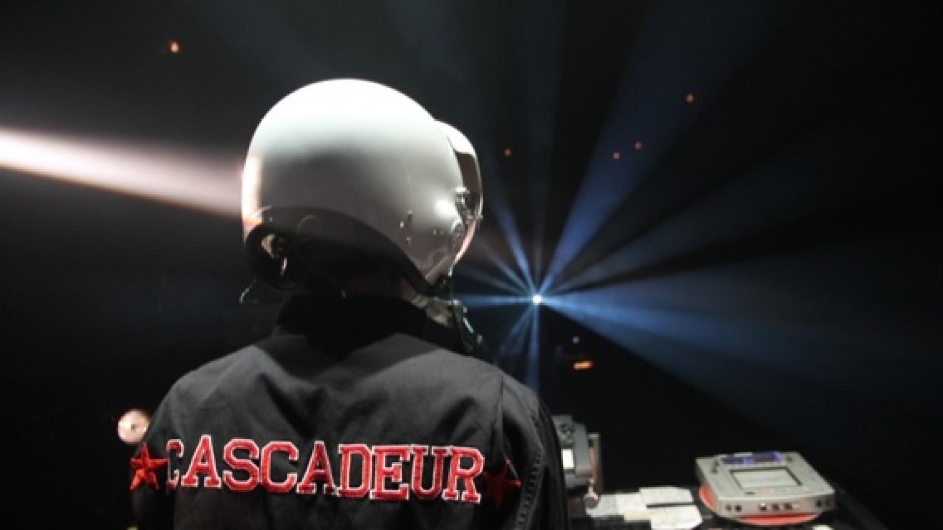 Cascadeur + Total Warr + Christine and the Queens